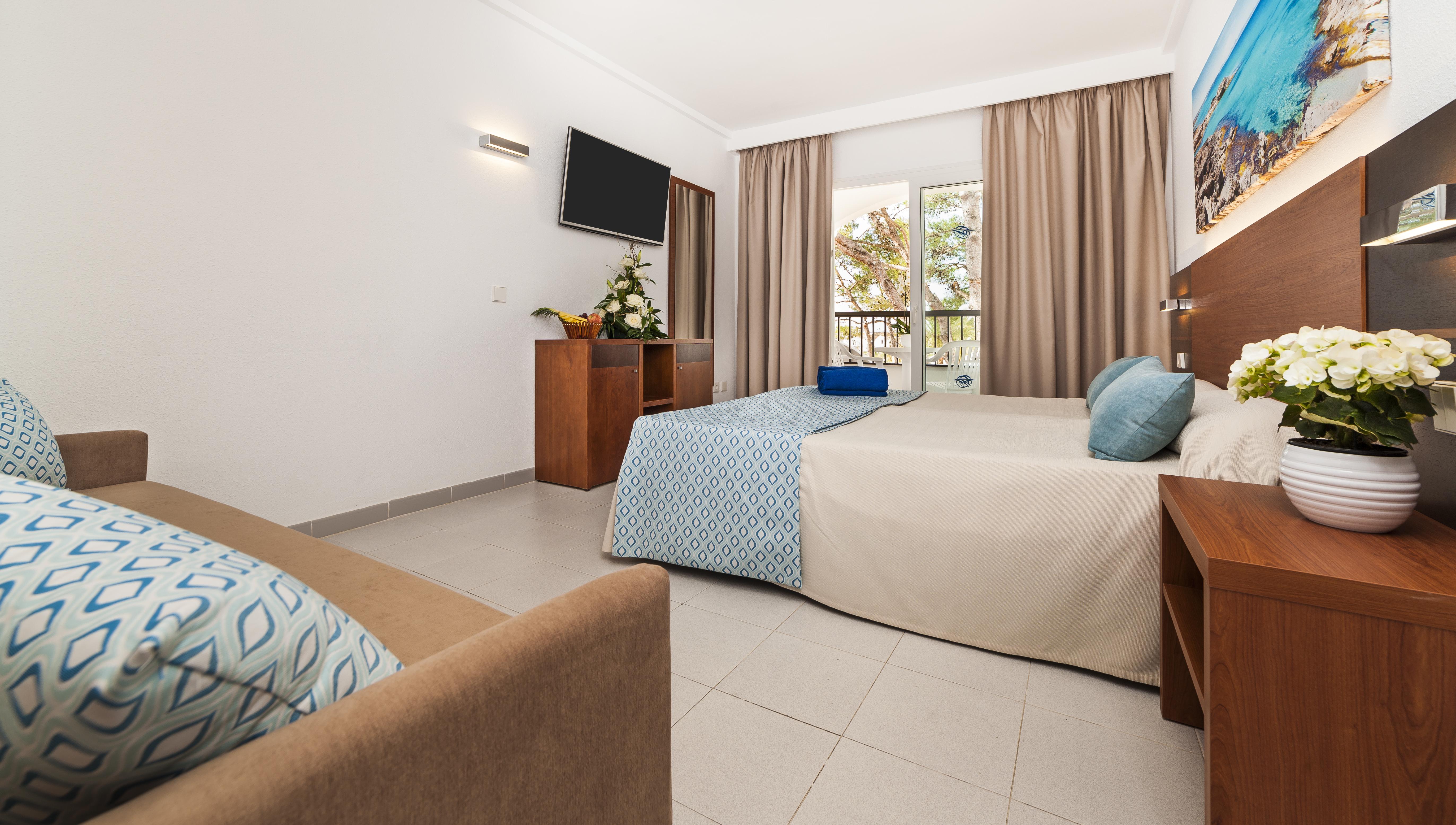 Aparthotel Globales Bouganvilla Sa Coma (Mallorca)